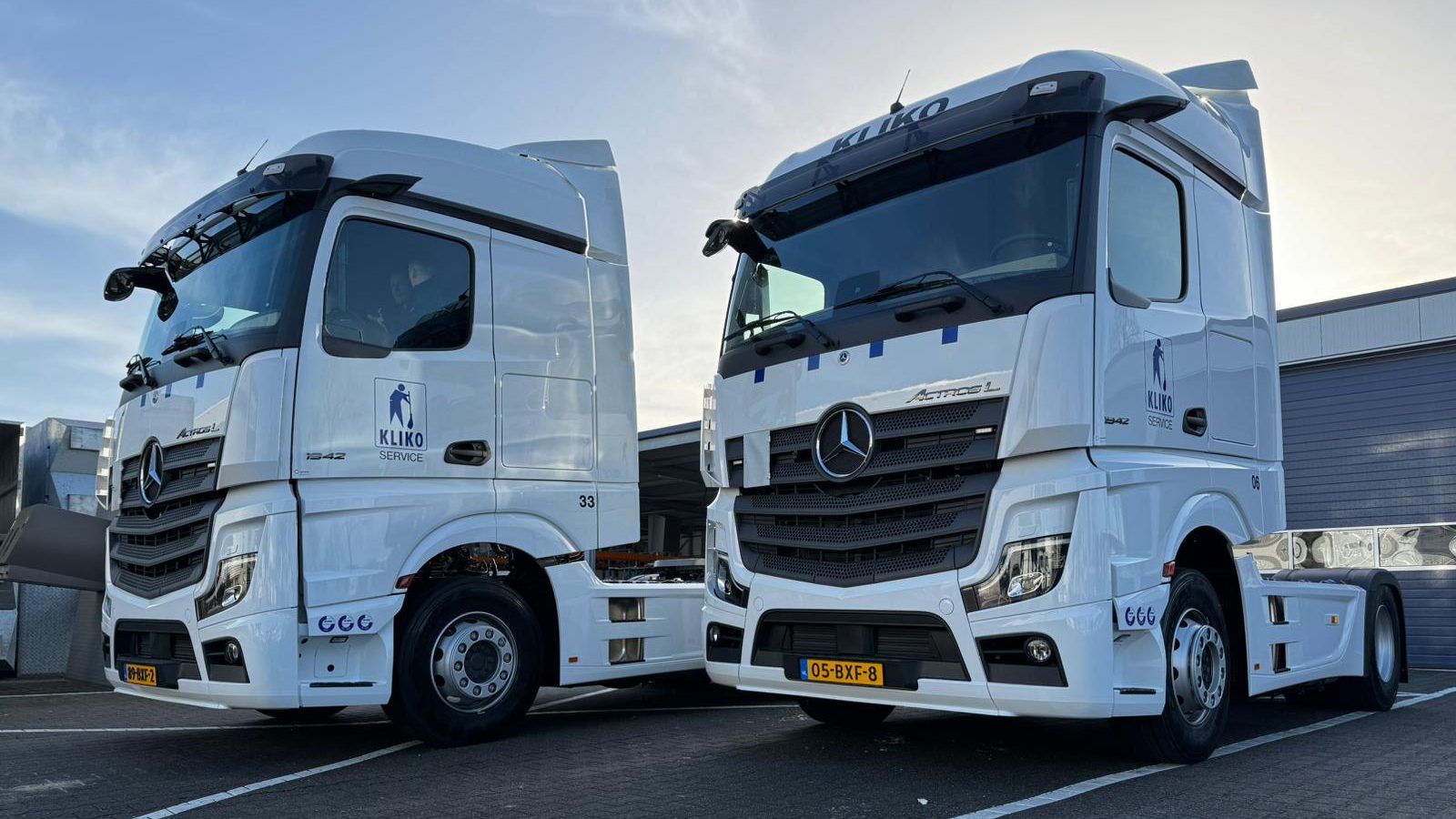 Twee nieuwe Actros trucks voor Kliko